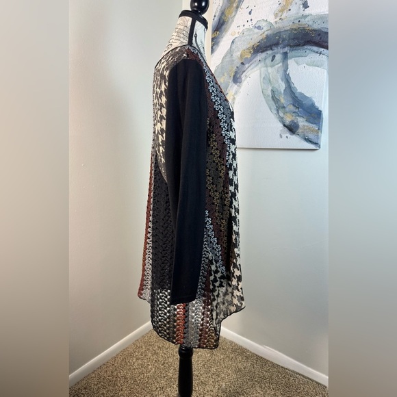 Dikalady Black with houndstooth and floral accents Draped Front Tunic Size Large - Picture 7 of 10